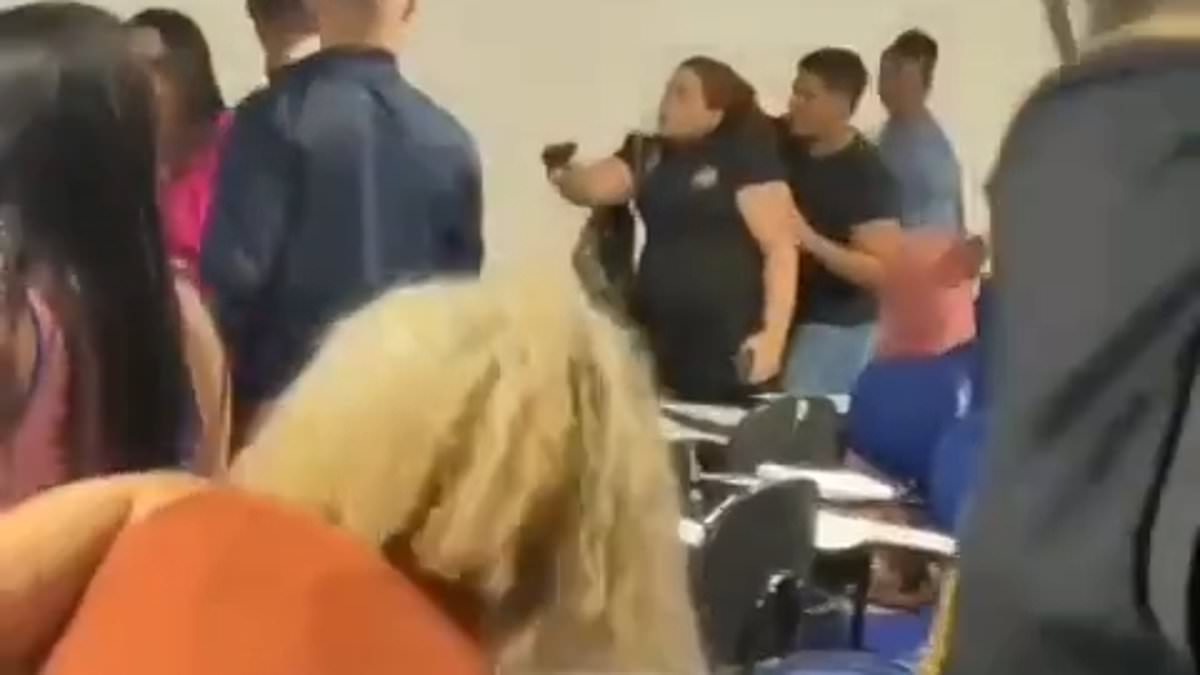 alert-–-shocking-moment-college-student-pointed-gun-at-classmate-inside-packed-classroom