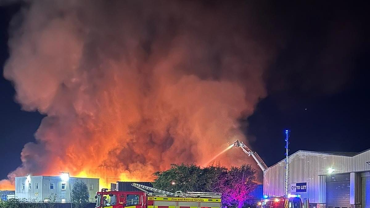 alert-–-basildon-fire:-terrified-residents-hear-huge-explosions-when-massive-inferno-breaks-out-at-recycling-centre-as-they-are-told-to-keep-doors-and-windows-shut