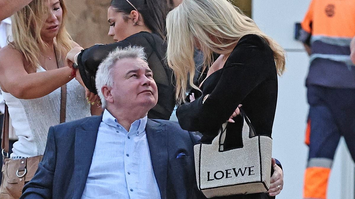 alert-–-eamonn-holmes,-64,-cheekily-grabs-girlfriend-katie-alexander’s,-42,-bottom-in-couple’s-first-showing-of-pda-during-romantic-break-–-after-his-estranged-wife-ruth-langsford-was-left-shocked-at-holiday