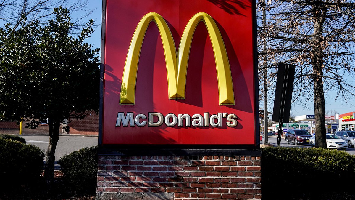 alert-–-mcdonald’s-is-giving-out-50-cent-double-cheeseburgers-–-here’s-how-to-get-one