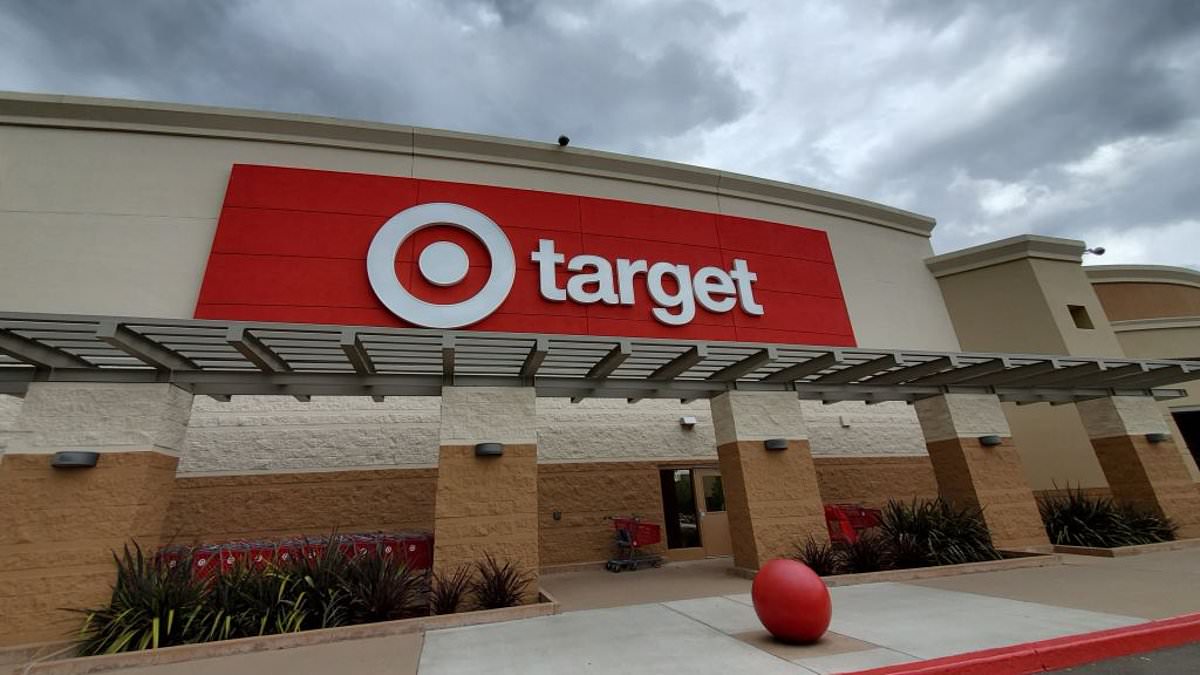 alert-–-eight-year-old-ohio-girl-takes-family’s-suv-on-25-minute-joy-ride-to-target