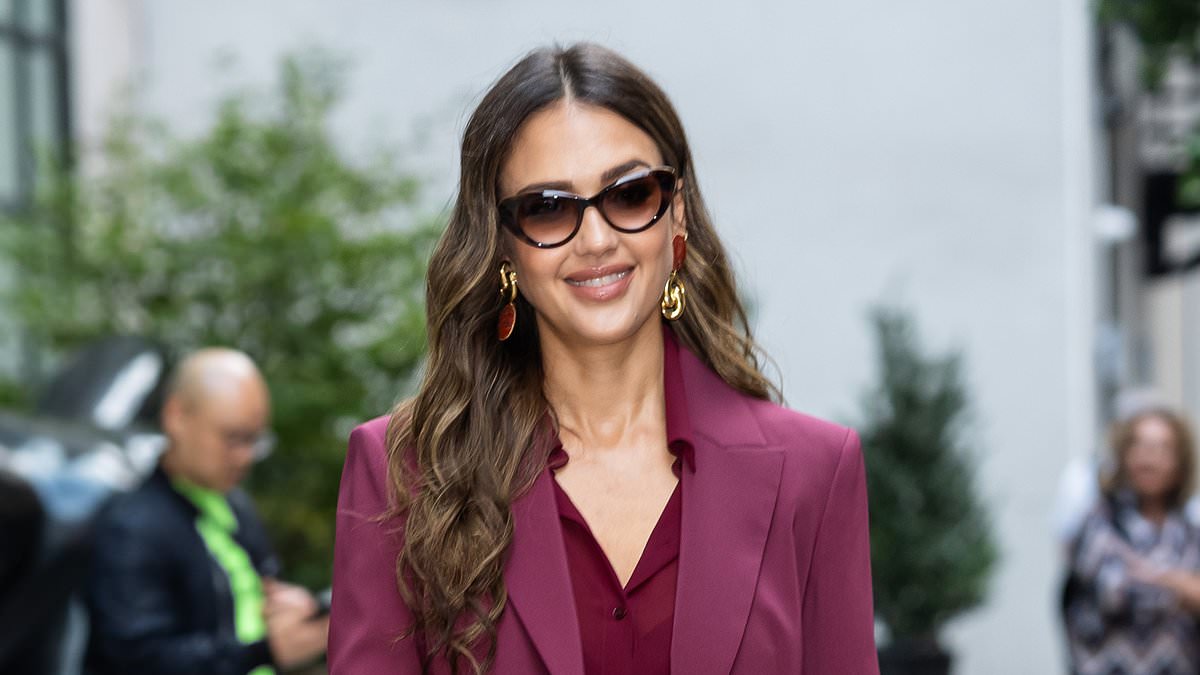 alert-–-jessica-alba-reveals-why-she-won’t-post-thirst-traps-–-as-she-steps-out-in-business-chic-look-in-nyc