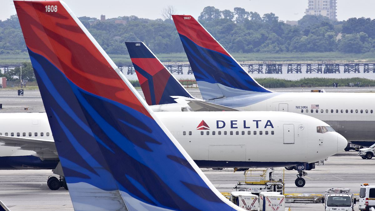 alert-–-delta-passengers-left-with-burst-eardrums-and-bleeding-noses-after-flight-from-utah-to-portland-suddenly-loses-pressure