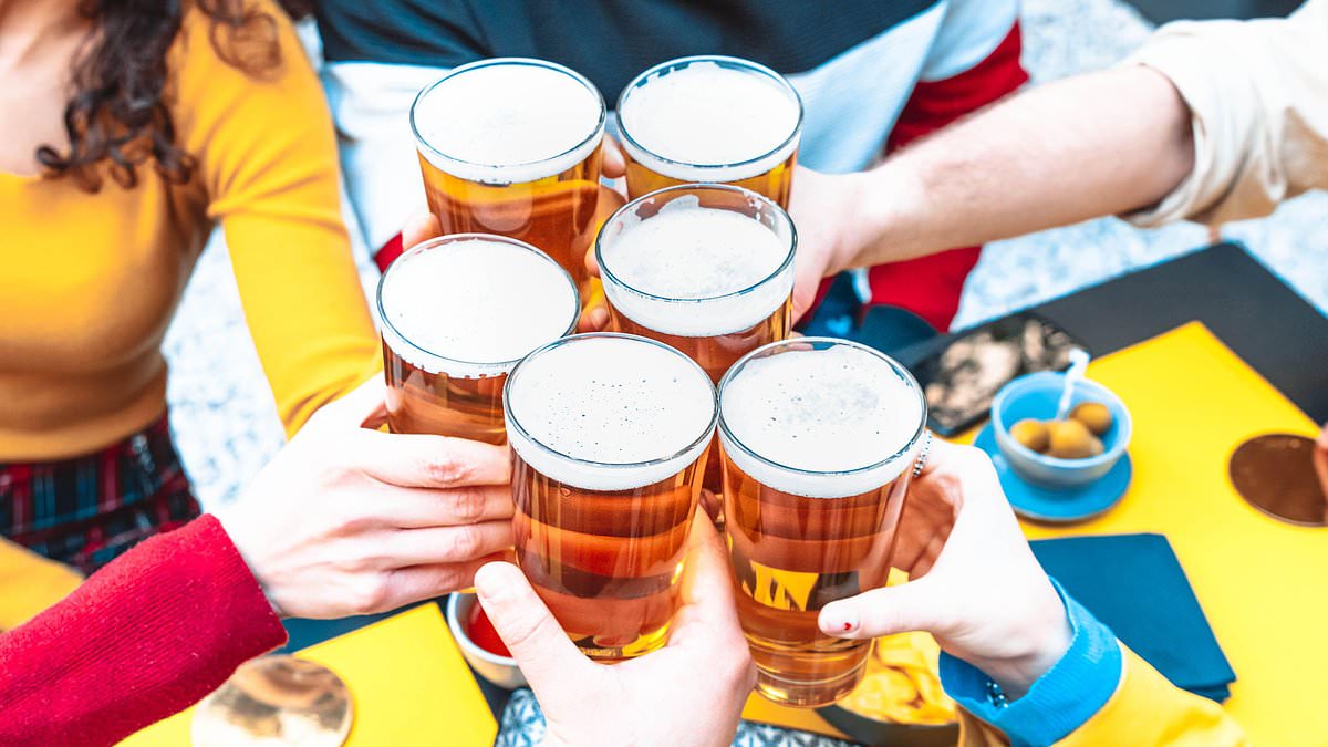 alert-–-is-this-the-end-of-the-pint?-experts-calling-time-on-the-imperial-pour-and-say-smaller-beer-glasses-are-‘better-for-brits’