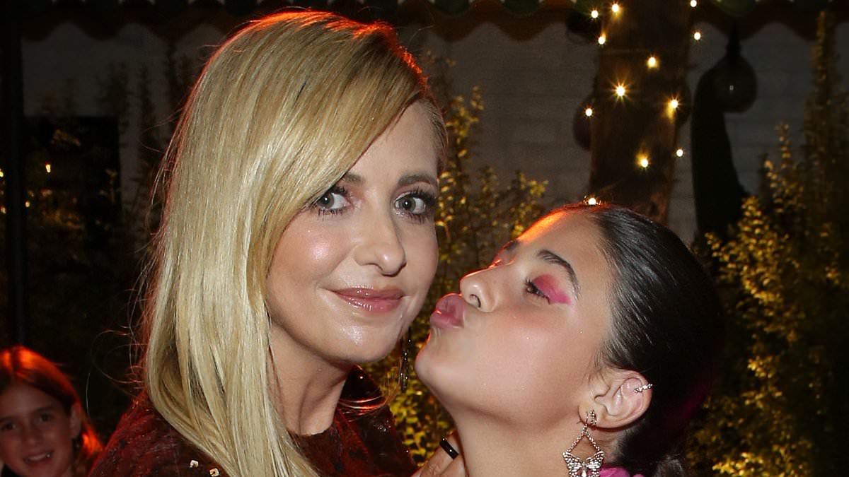 alert-–-sarah-michelle-gellar-shares-rare-glimpse-of-daughter-charlotte-as-she-turns-15