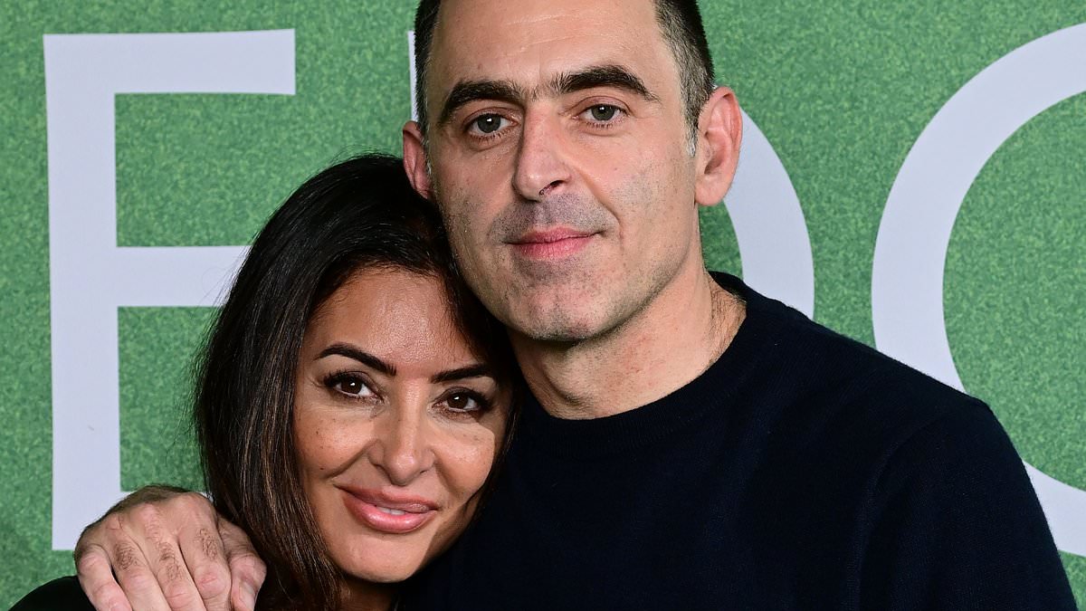 alert-–-ronnie-o’sullivan-is-spotted-sharing-a-kiss-with-fiancee-laila-rouass-as-they-reunite-for-a-dog-walk-after-news-of-their-split