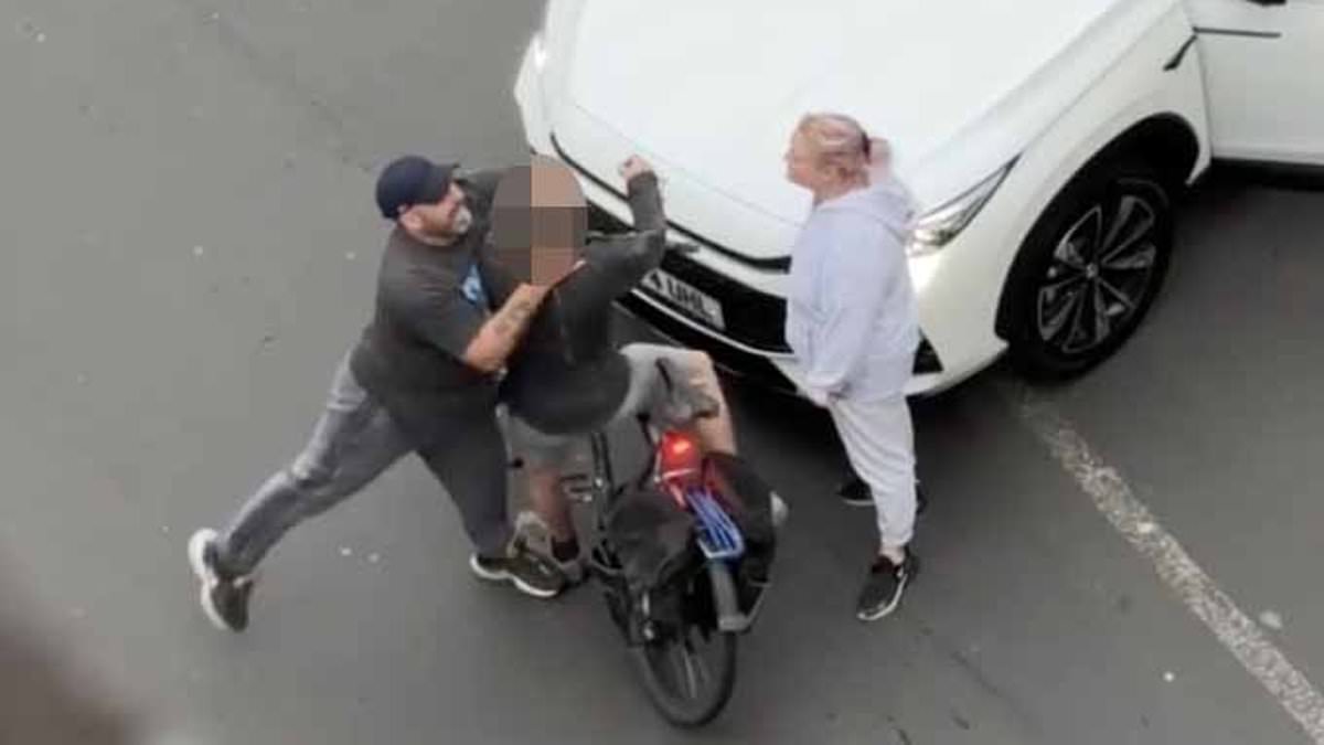 alert-–-moment-man-‘throttles’-cyclist-and-throws-him-off-his-bike-in-shocking-road-rage-attack