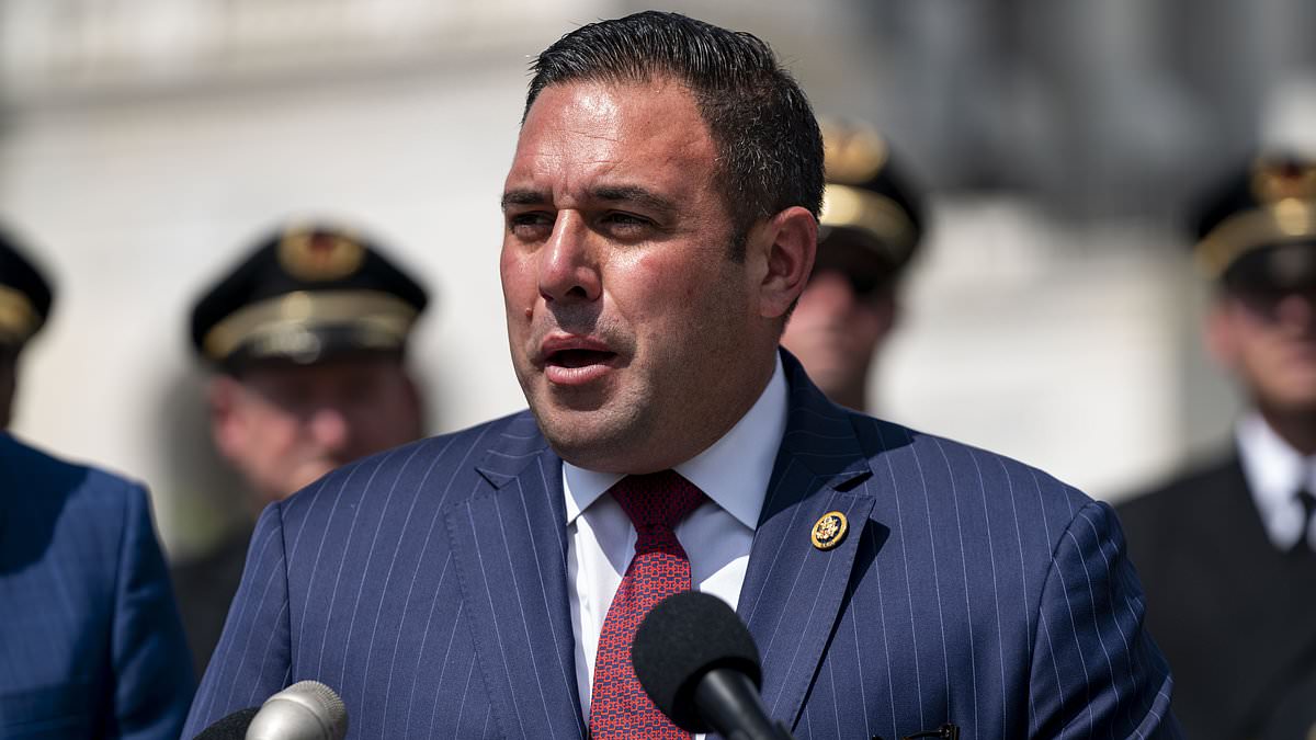 alert-–-new-york-congressman-anthony-d’esposito-‘had-an-affair-and-gave-mistress-a-$2,000-a-month-job-in-his-office-alongside-his-fiancee’s-daughter’