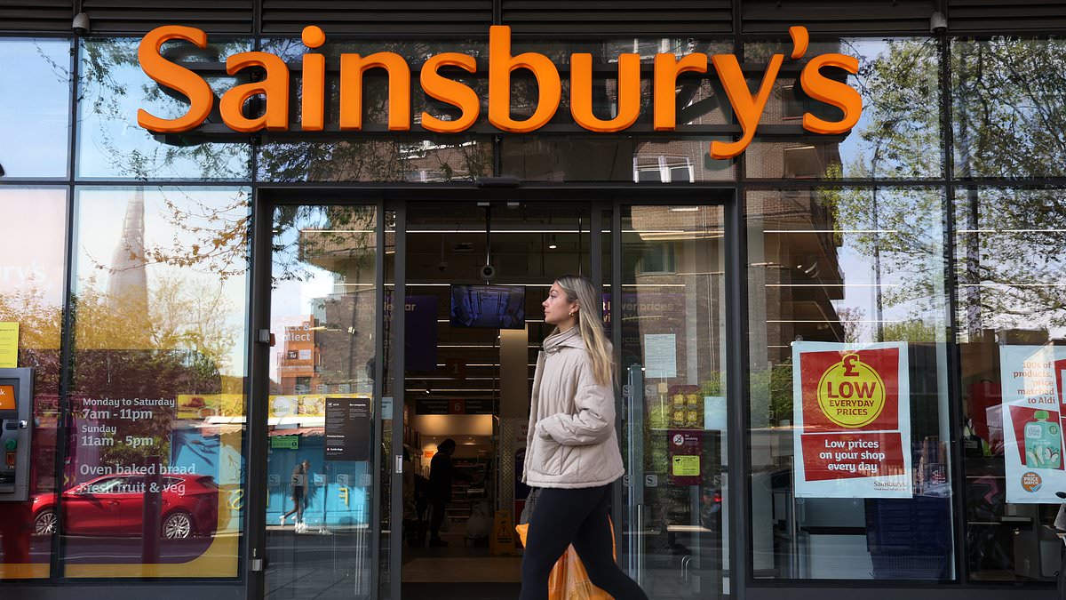 alert-–-sainsbury’s-issues-urgent-recall-over-two-popular-dinner-items-as-as-shoppers-warned-‘do-not-eat-it’