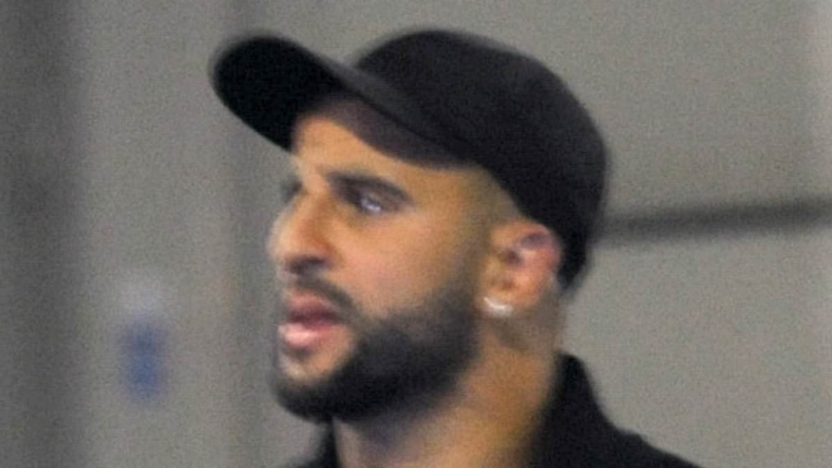 alert-–-kyle-walker-is-caught-urinating-in-public-again-(and-risks-a-150-fine)-after-leaving-a-manchester-cocktail-bar-–-as-wife-annie-kilner-‘demands-15million’-to-stay-in-marriage-after-he-fathered-two-children-with-lauryn-goodman