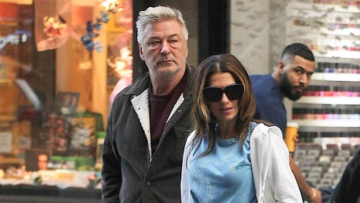 alert-–-alec-baldwin-and-wife-hilaria-enjoy-a-coffee-date-in-nyc-weeks-after-rust-prosecutor-asks-judge-to-reopen-manslaughter-case