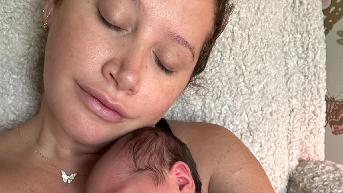 alert-–-ashley-tisdale-shares-first-images-of-newborn-daughter-emerson’s-face-to-celebrate-her-first-month: ‘trying-to-hold-on-to-every-moment’