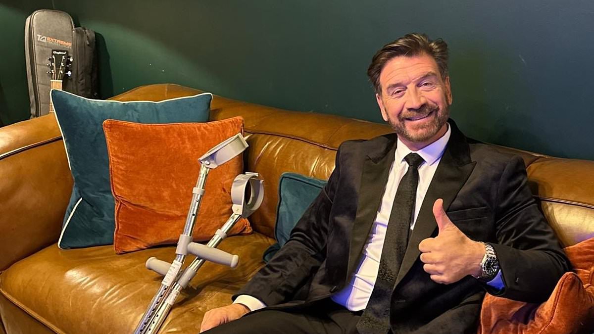 alert-–-nick-knowles-watches-strictly-come-dancing-on-crutches-as-tess-daly-and-claudia-winkleman-issue-statement-on-his-absence-from-movie-week