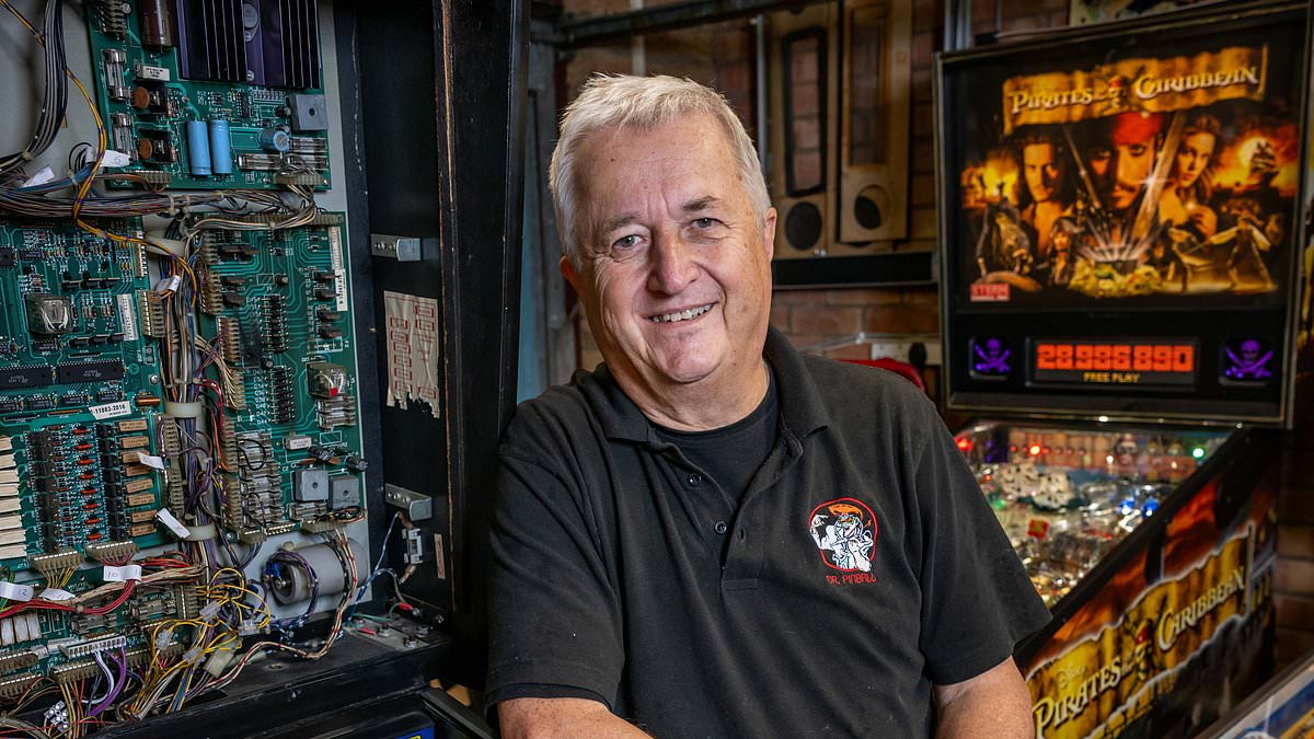 alert-–-grandfather-dubbed-‘dr-pinball’-says-the-retro-games-are-becoming-so-popular-he-now-has-a-four-year-waiting-list-to-fix-them