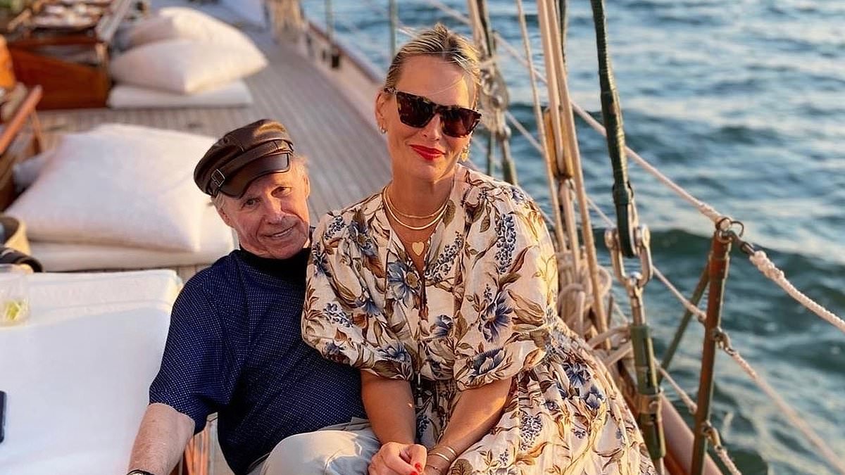 alert-–-molly-sims-shares-a-heartbreaking-post-about-her-father’s-sudden-death