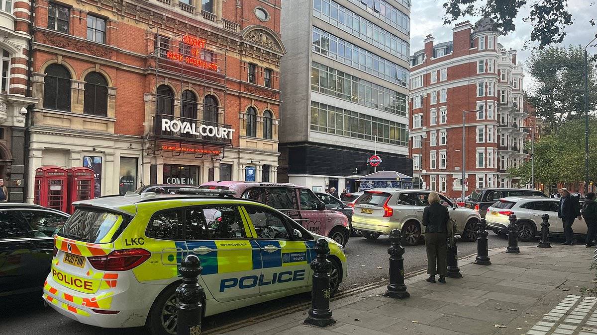 alert-–-boy,-15,-is-stabbed-at-sloane-square-tube-station