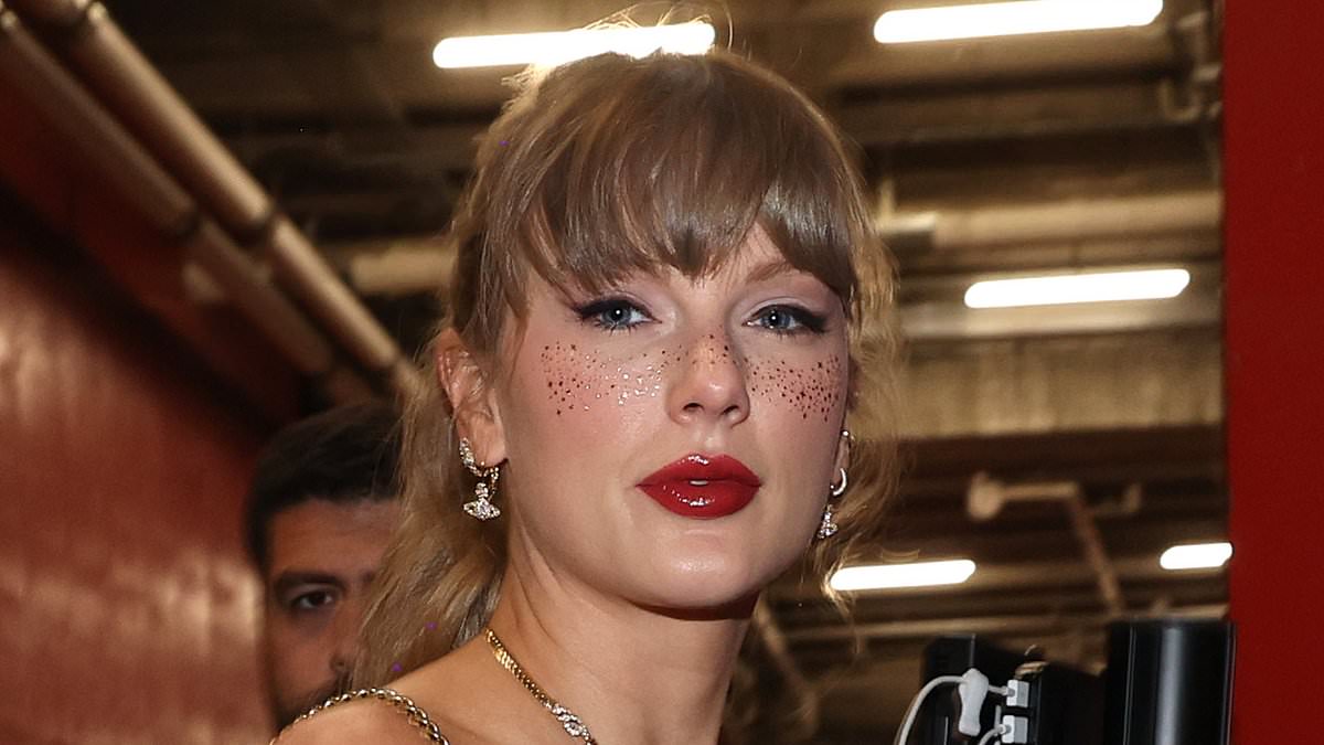 alert-–-taylor-swift-fans-mock-‘ridiculous’-break-up-contract-as-she-supports-travis-kelce-past-rumored-‘split’-date