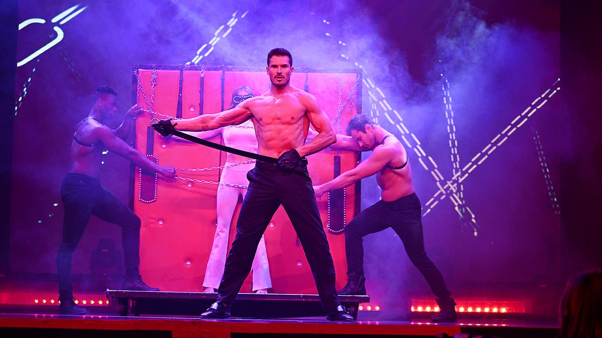 alert-–-las-vegas-chippendales-announce-plans-to-unionize-and-become-first-male-stripper-group-to-do-so