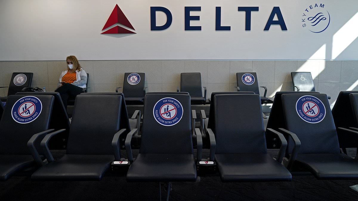 alert-–-traveler-kicked-off-delta-flight-because-she-has-food-allergies