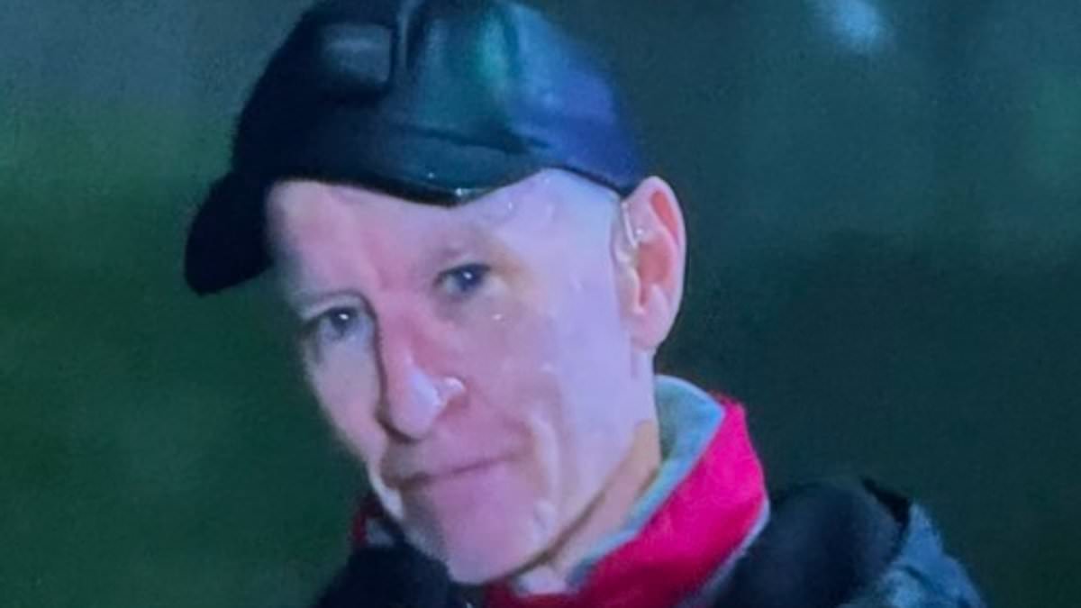 alert-–-the-terrifying-moment-anderson-cooper-gets-hit-by-flying-debris-live-on-air-while-covering-hurricane-milton