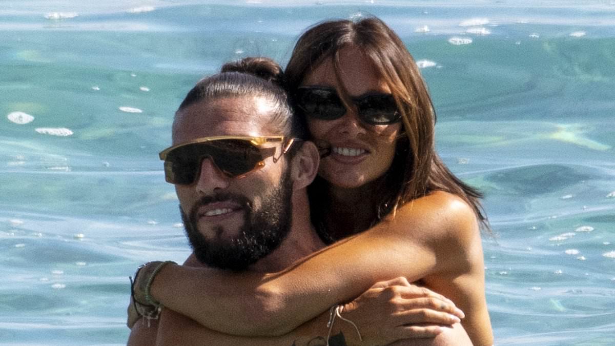 alert-–-andy-carroll-can’t-keep-his-hands-off-bikini-clad-girlfriend-lou-teasdale-as-new-couple-enjoy-sizzling-weekend-away-after-leaving-his-ex-wife billi-mucklow-‘blindsided’-by-their-romance