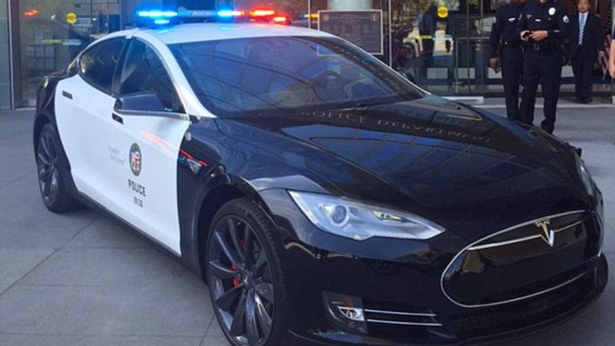 alert-–-california-cops-who-are-trialing-teslas-ahead-of-ban-on-gas-vehicles-say-they-are-‘nearly-unusable’