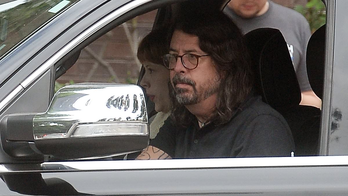 alert-–-telling-sign-dave-grohl’s-marriage-is-still-in-major-turmoil-as-he-steps-out-with-daughter-amid-secret-baby-scandal