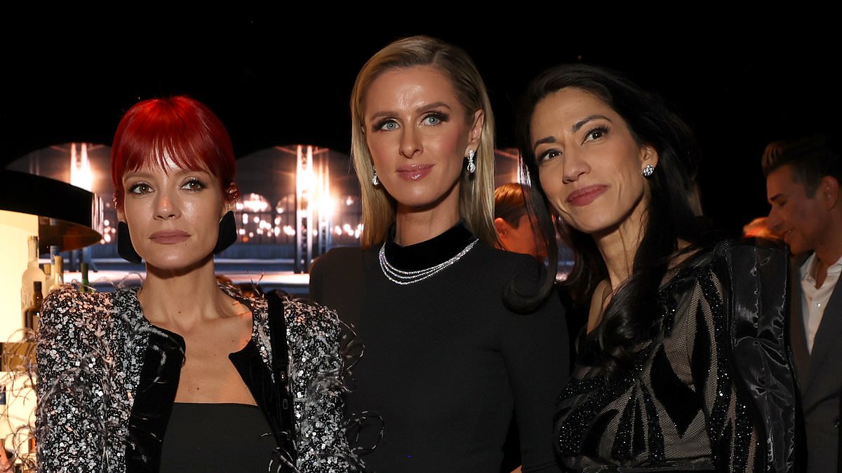 alert-–-nicky-hilton-is-seen-with-her-new-friends-lily-allen-and-huma-abedin-at-a-fashion-show-in-nyc