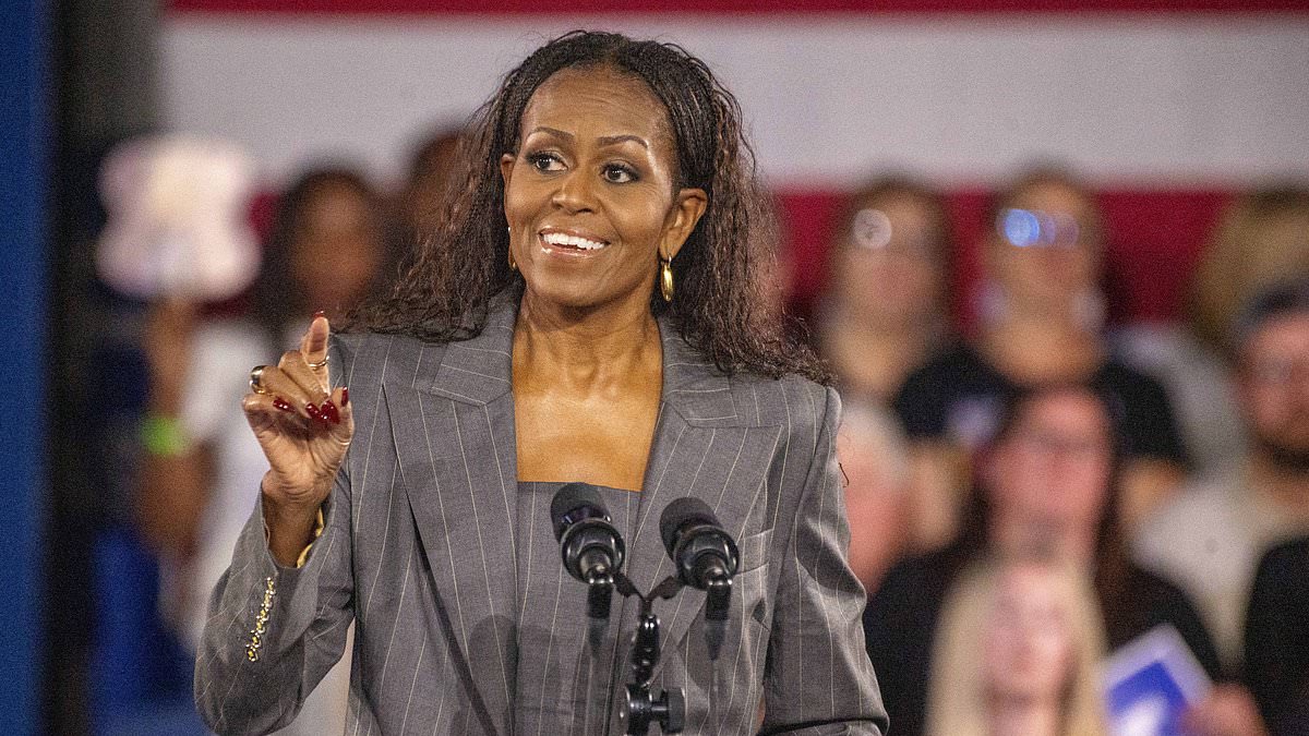 alert-–-michelle-obama-slams-trump-for-portraying-kamala-harris-as-a-‘bimbo’-in-fiery-plea-for-voters-to-dump-him