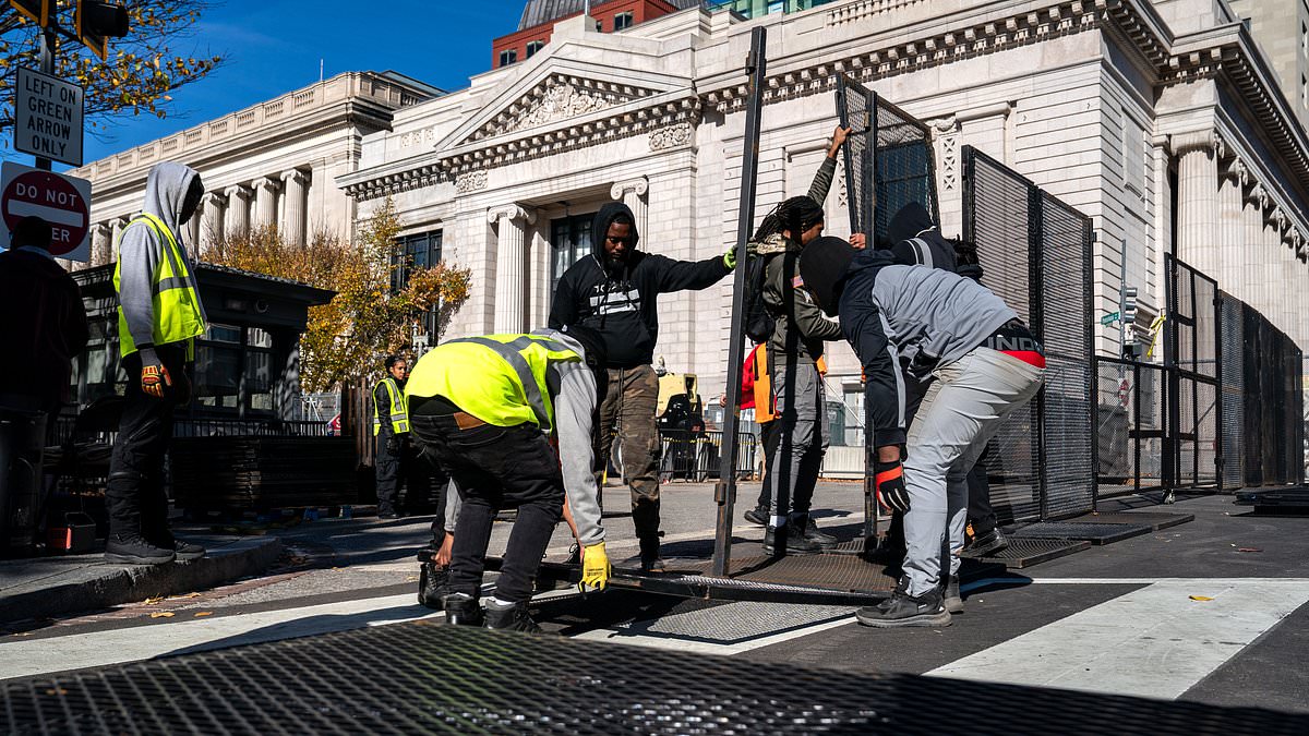 alert-–-washington-dc.-braces-for-civil-unrest-by-erecting-riot-fences-and-boarding-up-business-prior-to-election-day