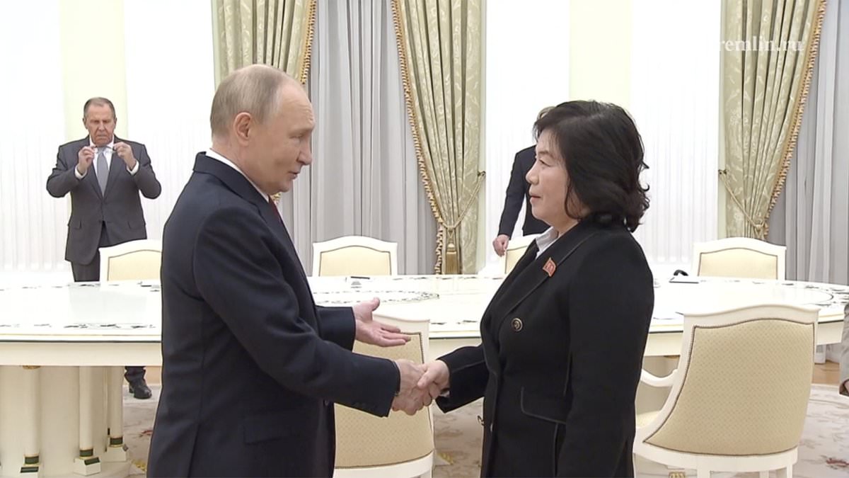 alert-–-moment-putin-shows-female-north-korean-minister-who’s-boss-with-minute-long-handshake-power-play