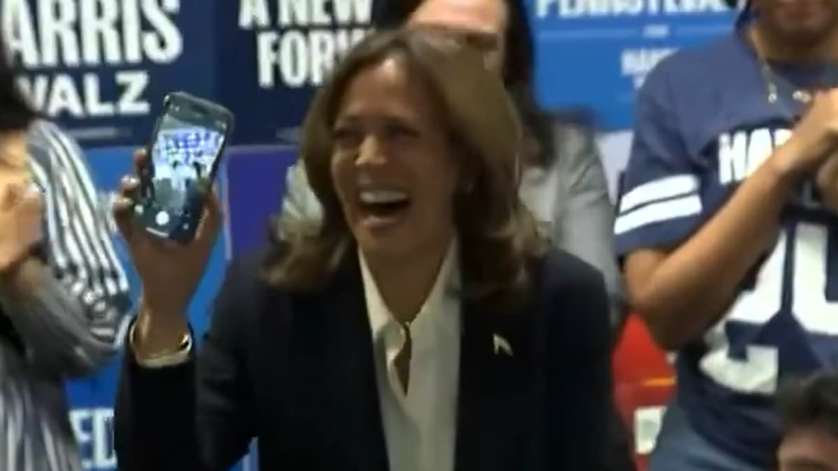 alert-–-kamala’s-embarrassing-election-day-gaffe-as-eagle-eyed-viewers-spot-problem-with-photo-op-‘phone-call’