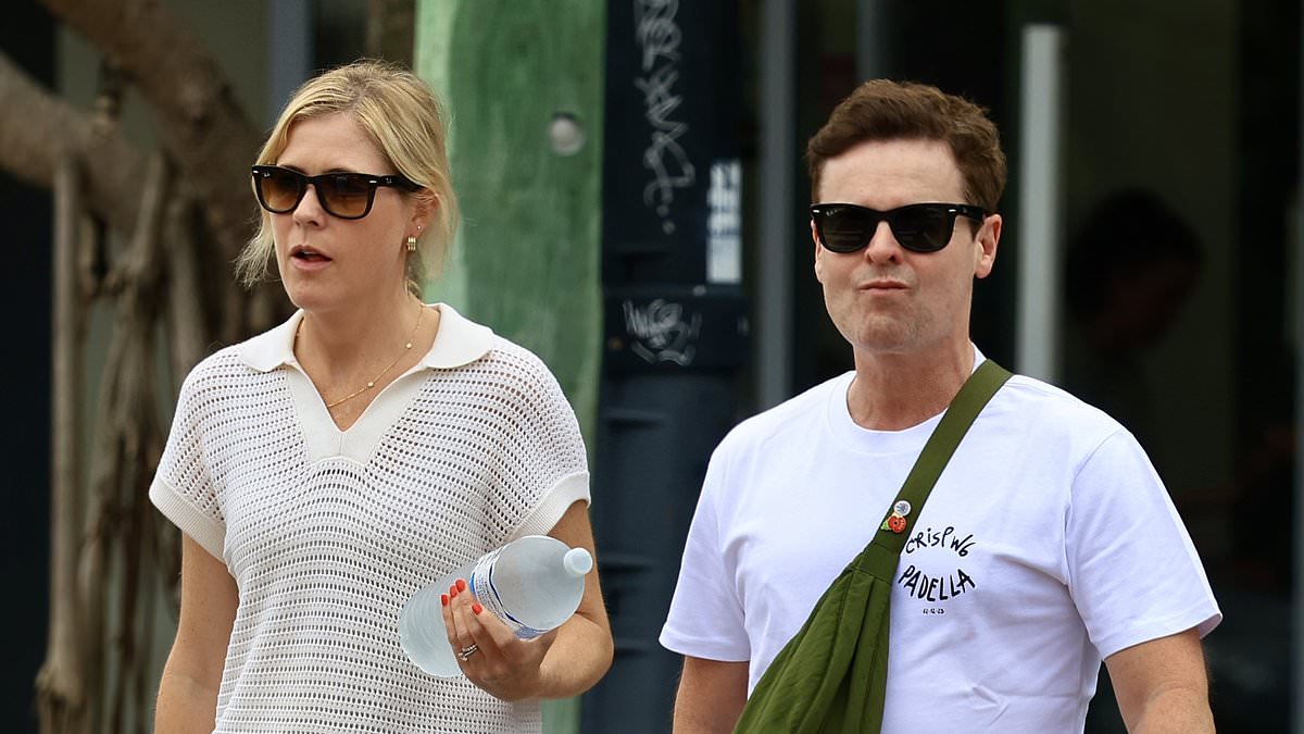 alert-–-declan-donnelly-and-his-wife-ali-astall-arrive-in-australia-for-the-new-series-of-i’m-a-celebrity-as-they-head-out-for-breakfast-with-their-children