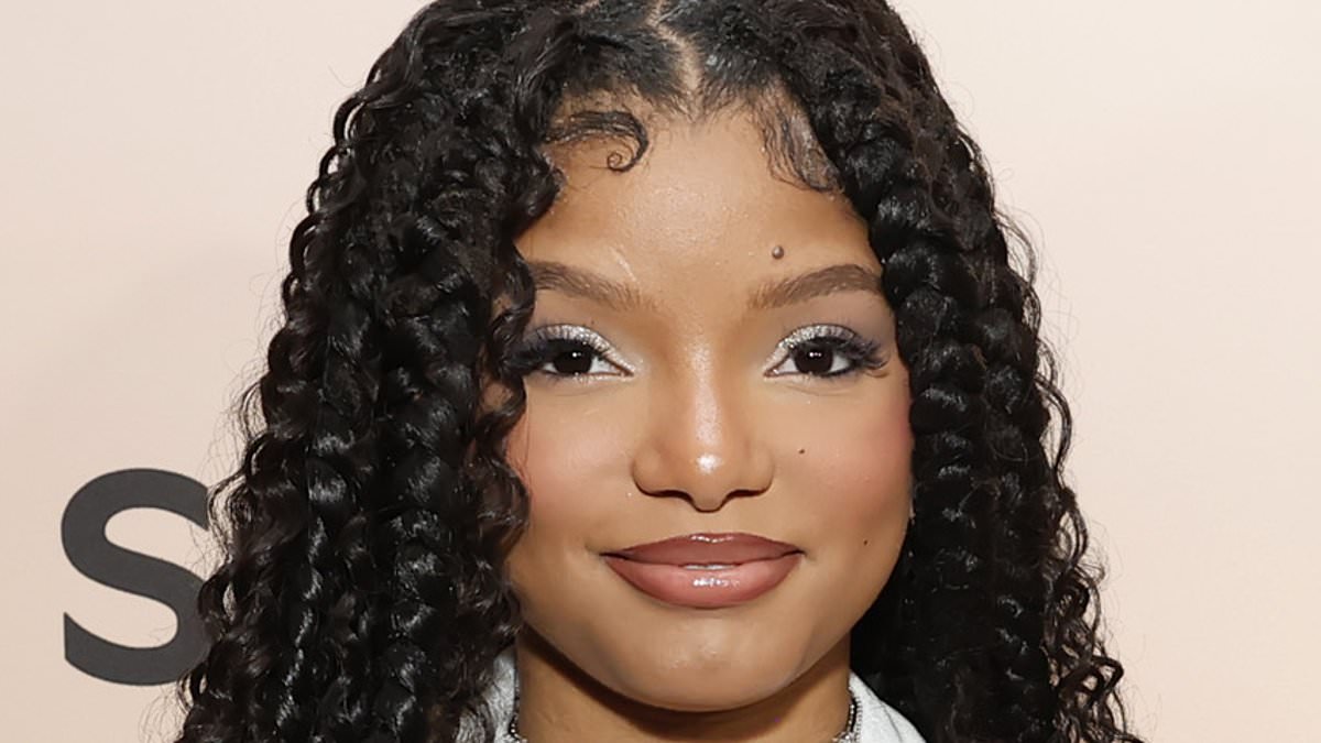 alert-–-halle-bailey-dazzles-at-awards-gala-with-sister-chloe-in-la-amid-drama-with-baby-daddy-ddg