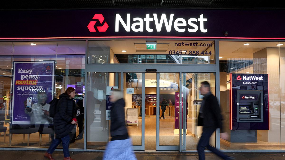 alert-–-natwest-banking-app-goes-down-leaving-thousands-of-customers-unable-to-access-money