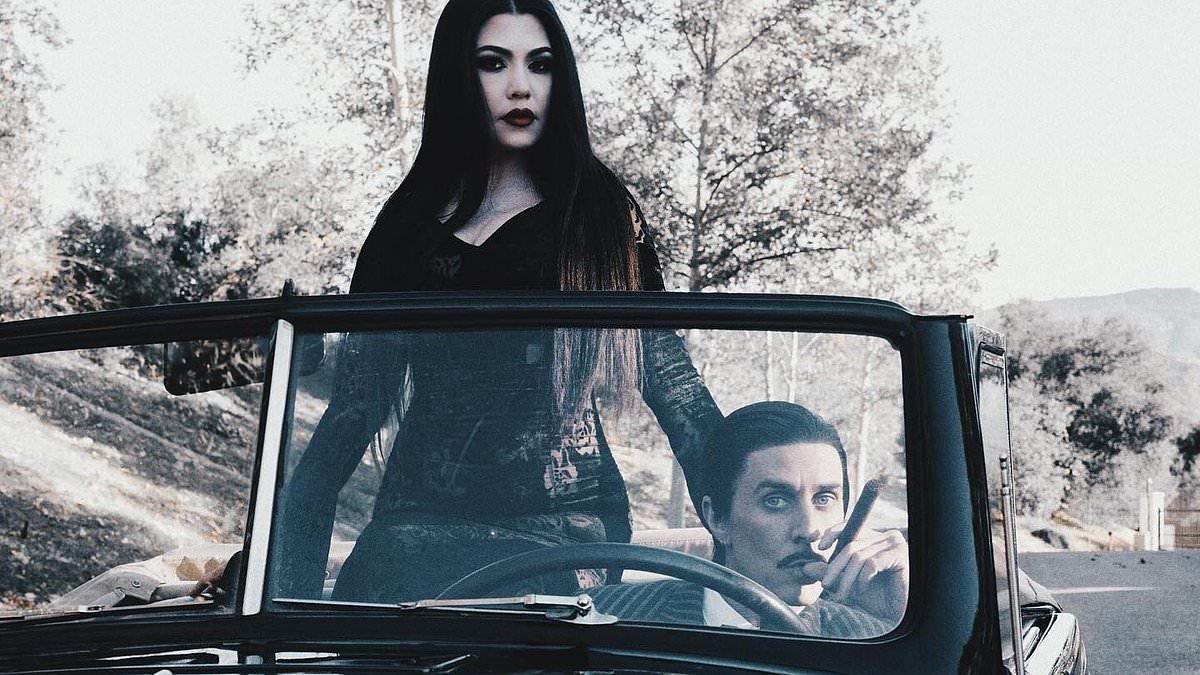 alert-–-kourtney-kardashian-and-travis-barker-transform-into-morticia-and-gomez-addams-for-new-halloween-posts