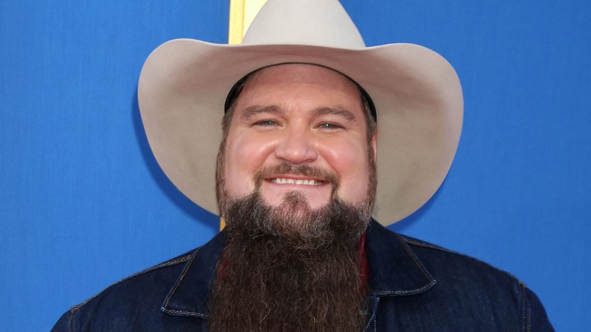 alert-–-the-voice-winner-sundance-head-is-airlifted-to-hospital-after-being-shot-on-his-texas-ranch