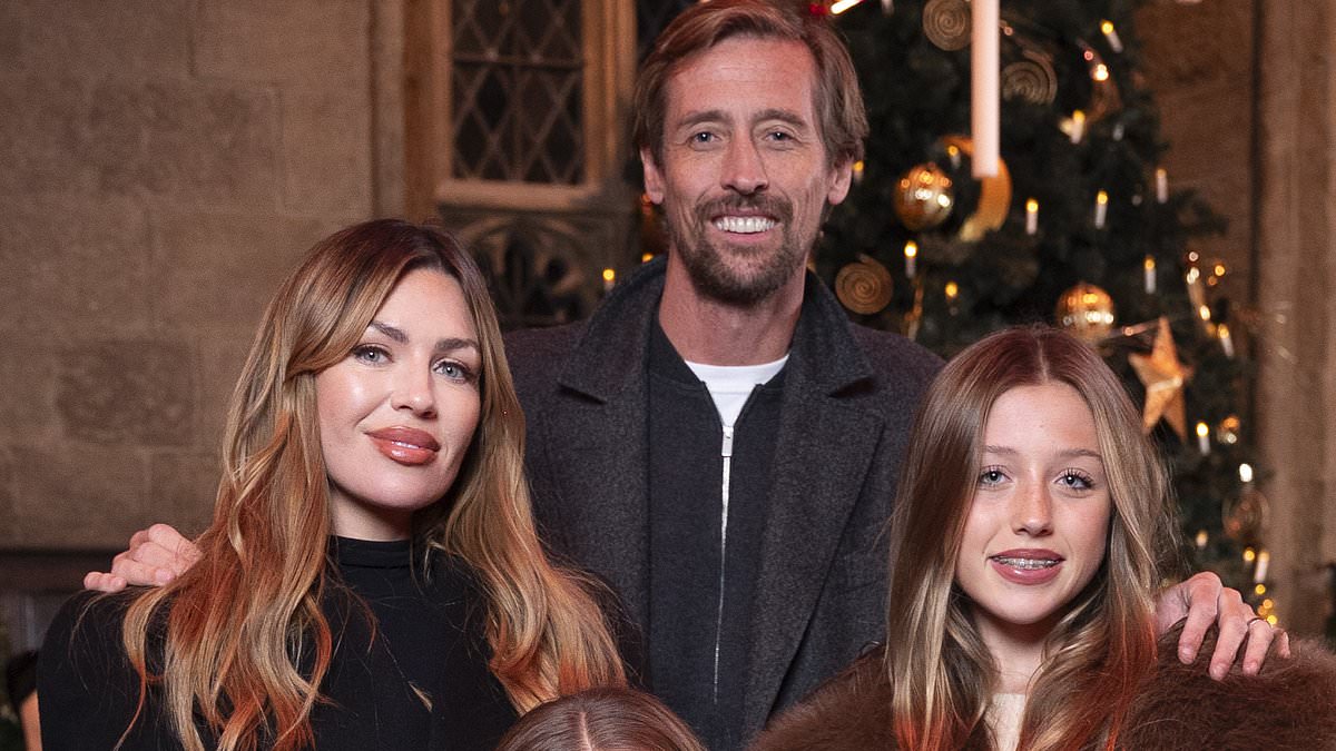 alert-–-abbey-clancy-and-husband-peter-crouch-join-ferne-mccann-and-other-celeb-parents-at-hogwarts-in-the-snow-event