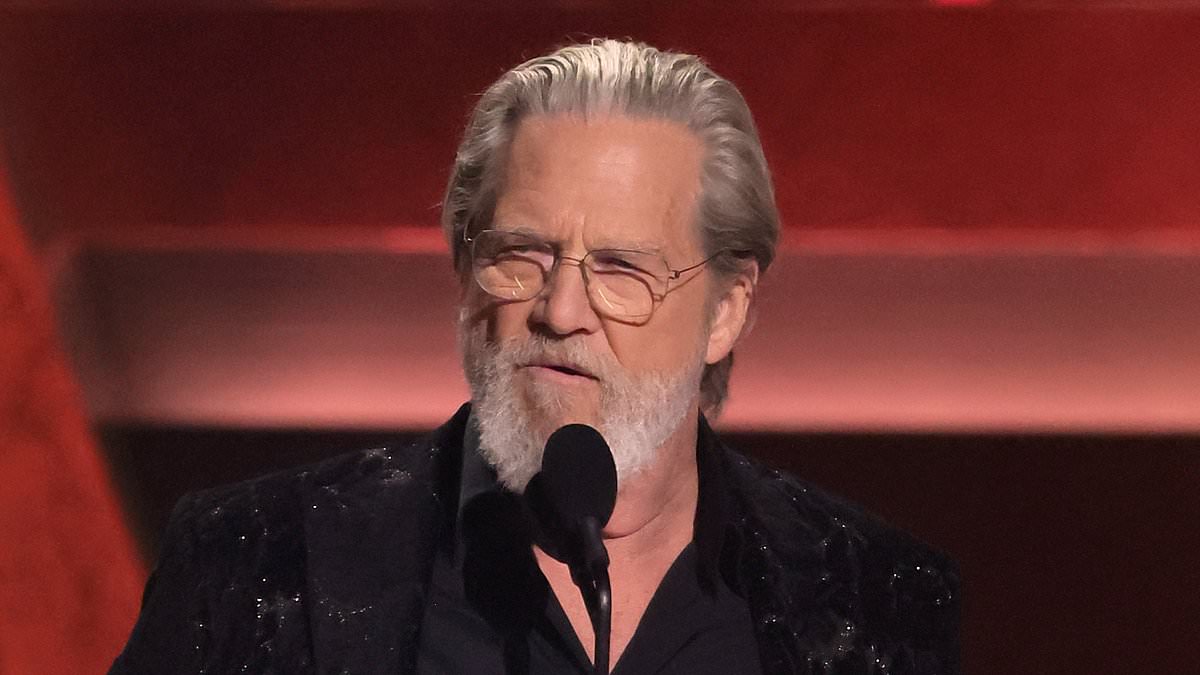 alert-–-jeff-bridges-suffers-awkward-fail-at-the-2024-cma-awards-while-announcing-biggest-award-of-night