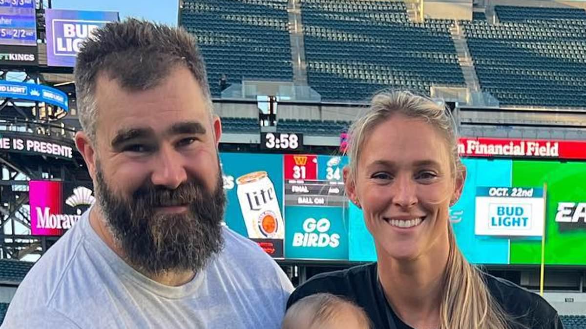 alert-–-jason-and-kylie-kelce-reveal-they-are-expecting-their-fourth-child-with-adorable-announcement