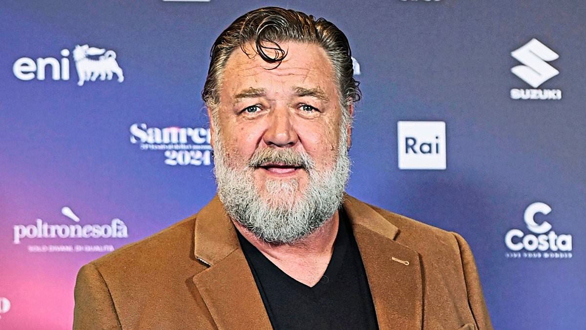 alert-–-russell-crowe-quietly-lists-his-harbourfront-sydney-apartment-for-an-eye-watering-$50million