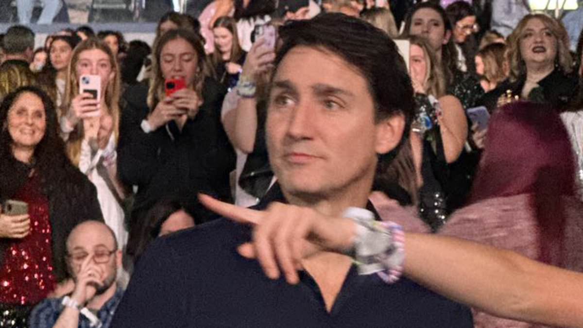 alert-–-trudeau-slammed-as-cringe-worthy-videos-show-him-‘shaking-it-off’-at-taylor-swift-while-montreal-burned