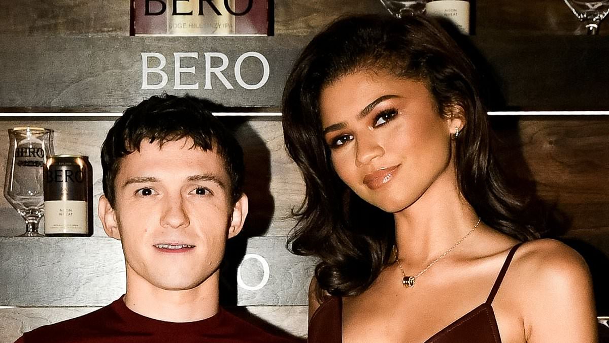 alert-–-tom-holland-and-zendaya-enjoy-casual-date-night-at-foxhole-bar-in-boston-as-they-sample-his non-alcoholic-beer