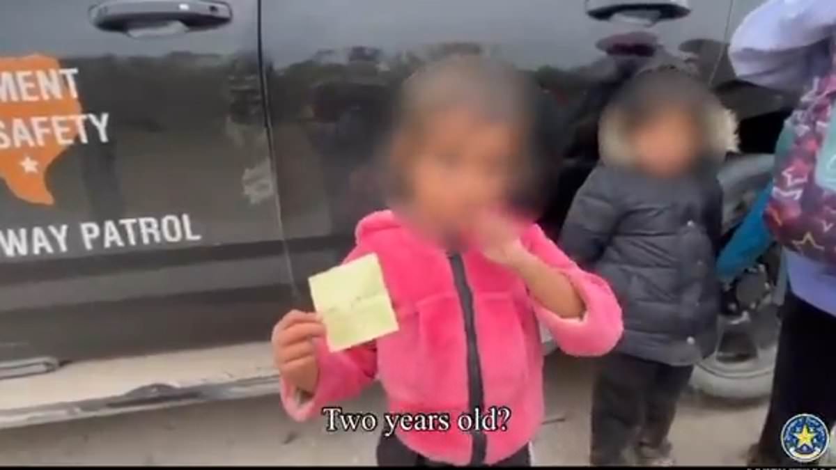 alert-–-heartbreaking-words-of-two-year-old-girl-who-turned-up-at-the-border-alone-clutching-just-a-piece-of-paper