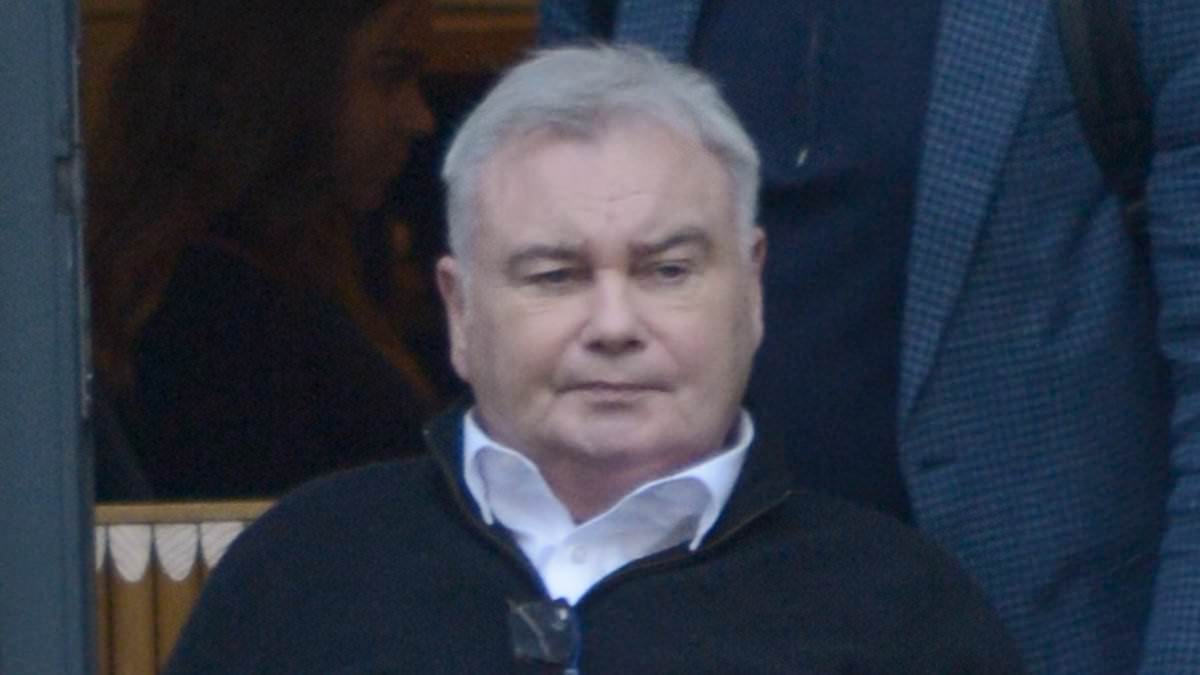 alert-–-eamonn-holmes-looks-unamused-as-he-leaves-a-london-office-after-opening-up-about-his-‘tough-year’-amid-his-split-from-ruth-langsford