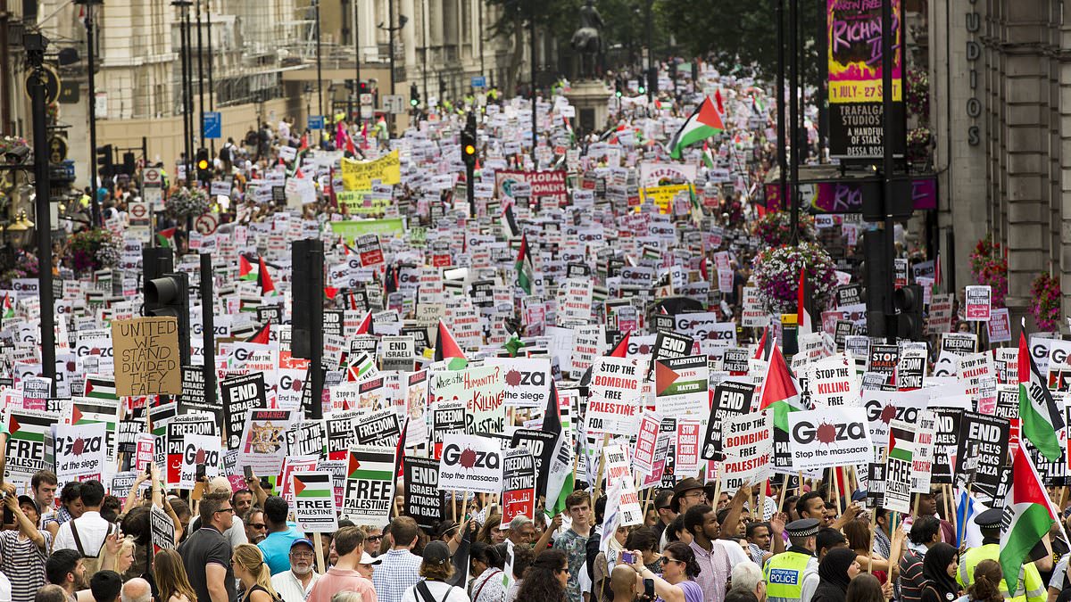 alert-–-anger-as-unions-call-for-public-sector-workers-to-turn-up-to-work-wearing-palestinian-colours-during-‘day-of-action’