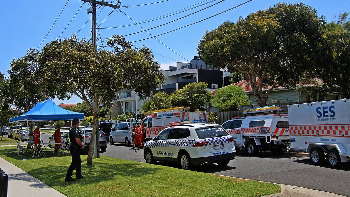 alert-–-man-and-woman-found-dead-in-suspected-murder-suicide-at-a-home-in-beachside-melbourne-suburb