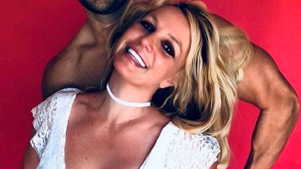 alert-–-britney-spears-is-finally-sober…-and-celibate!-insiders-say-she-is-‘done-with-men’,-has-ditched-the-drugs-and-plans-to-become-a-billionaire