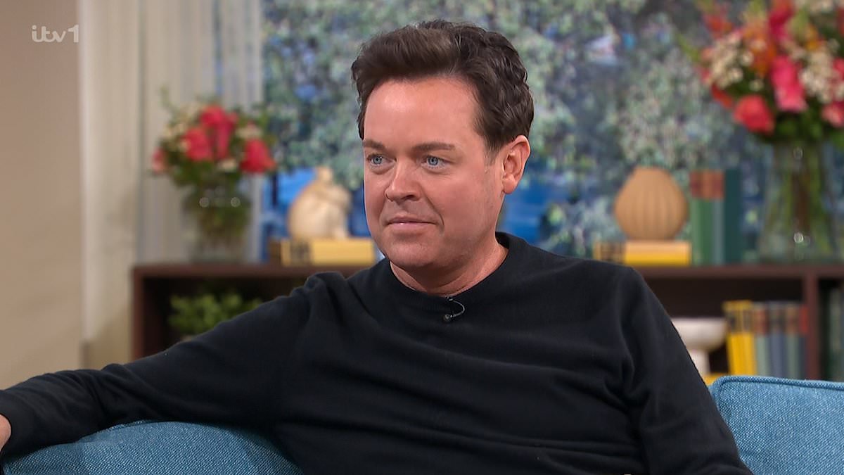 alert-–-inside-stephen-mulhern’s-year-from-hell:-from-health-battles-and-mystery-medical-procedure-to-beloved-father’s-death-as-tv-host-is-rushed-to-hospital-after-collapsing-at-pizza-express