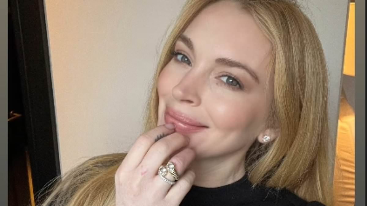 alert-–-lindsay-lohan-flaunts-smooth-visage-in-new-selfie-after-dad-confirmed-she-has-had-cosmetic-procedures